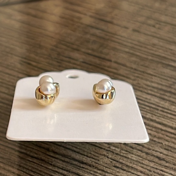 Vintage S Shaped Stud Earrings with Two Faux Pearls - Picture 4 of 11